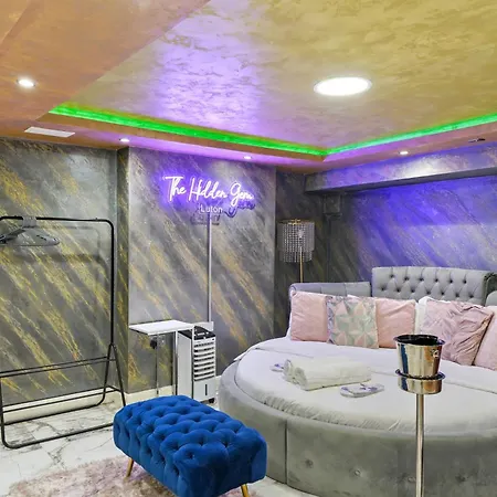 Hidden Gem Lt Properties Jaccuzi Bath Massage Chair Superkingsize Bed Parking Available Luton  Exterior photo