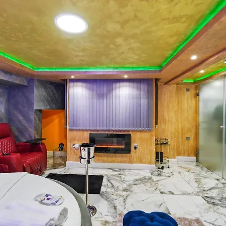 Hidden Gem Lt Properties Jaccuzi Bath Massage Chair Superkingsize Bed Parking Available Luton  Exterior photo