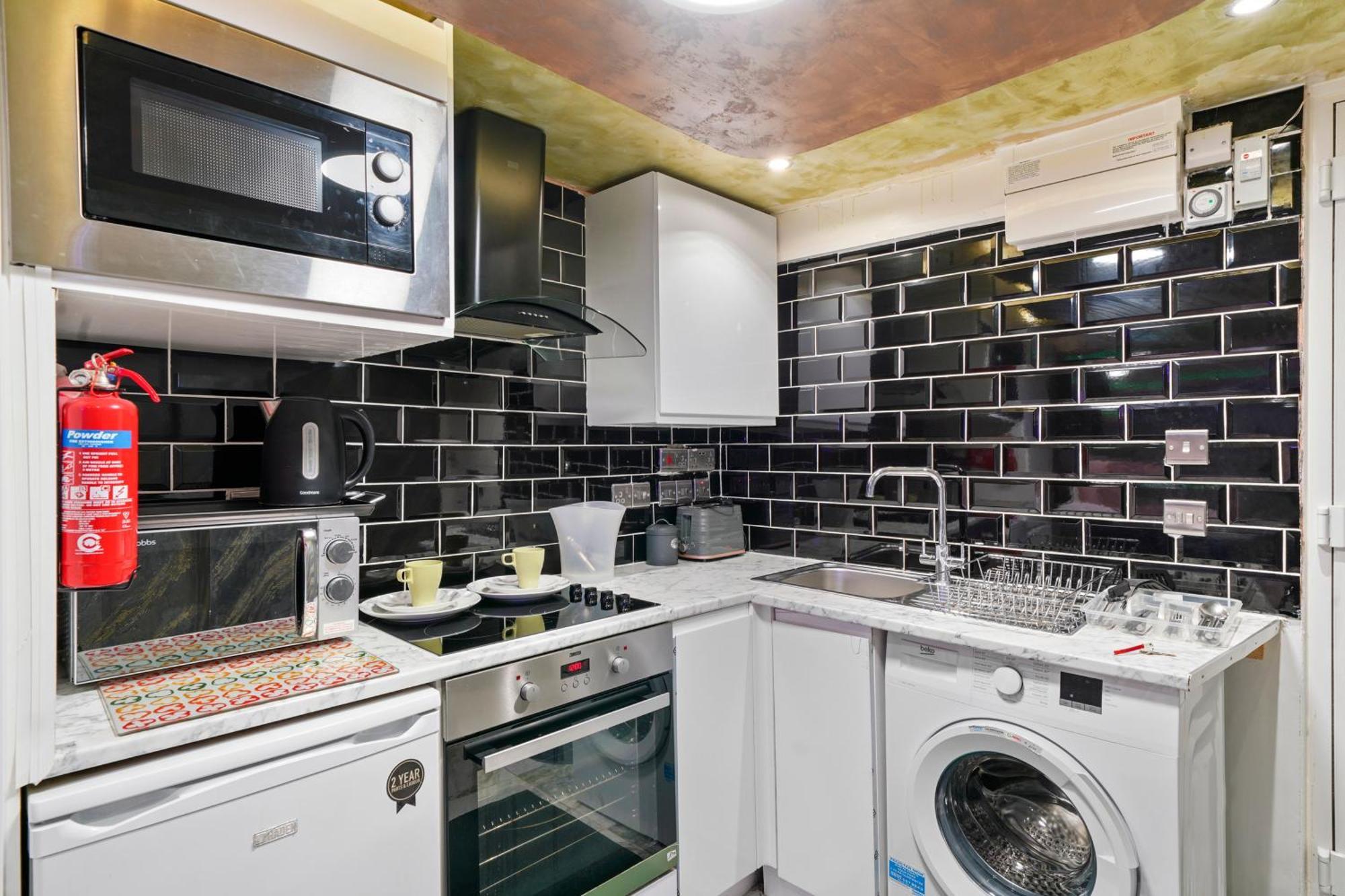 Apartment Hidden Gem Lt Jaccuzi Bath Massage Chair Superkingsize Bed Parking Available Luton (Bedfordshire)
