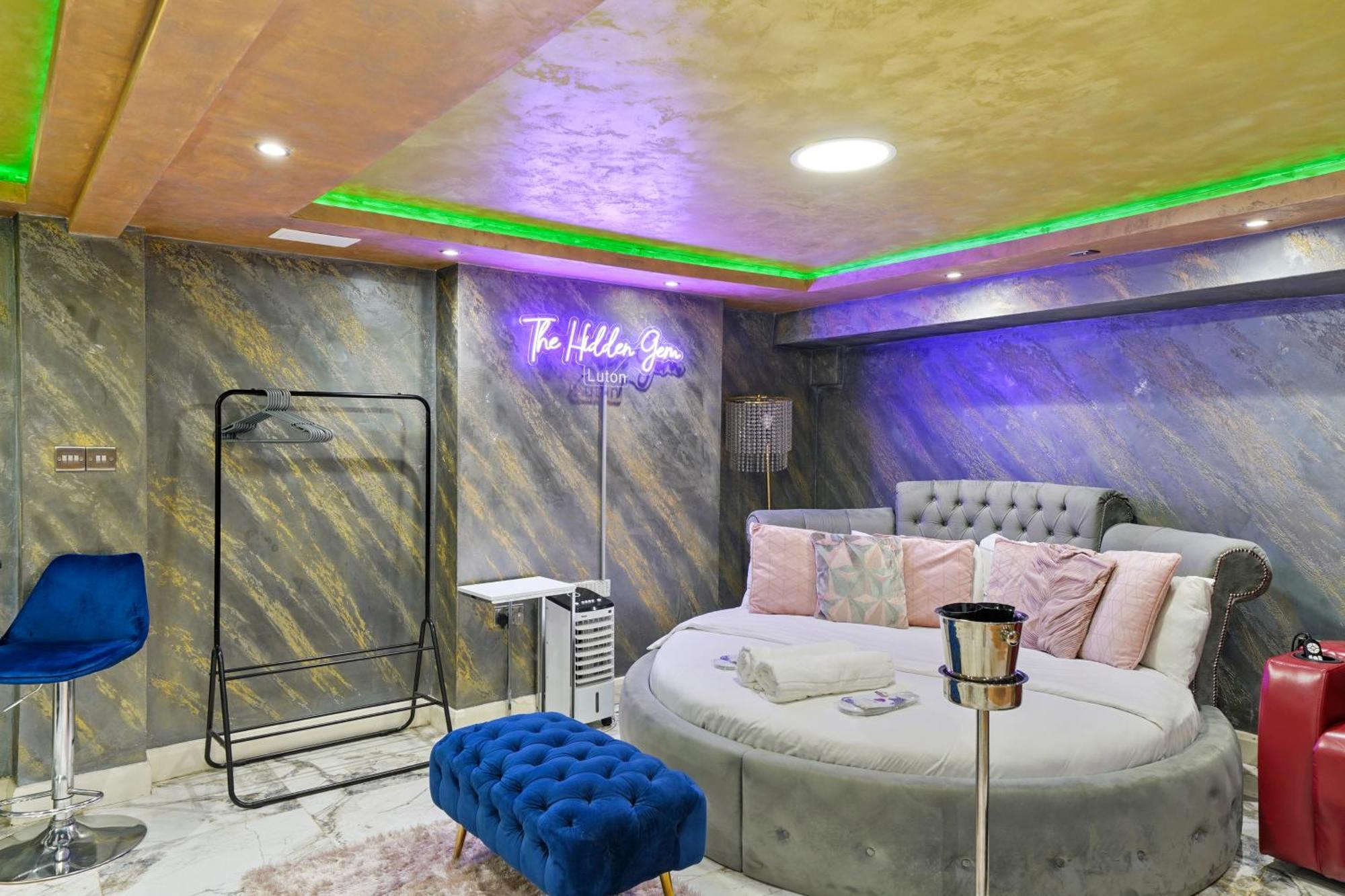 Apartment Hidden Gem Lt Jaccuzi Bath Massage Chair Superkingsize Bed Parking Available *
