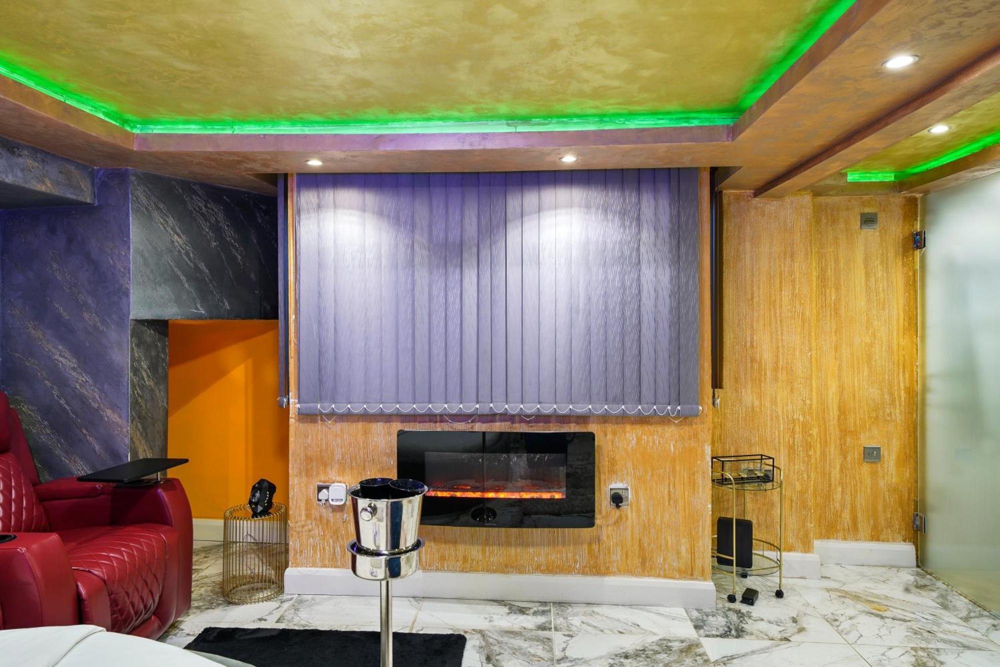 Hidden Gem Lt Jaccuzi Bath Massage Chair Superkingsize Bed Parking Available Apartment *
